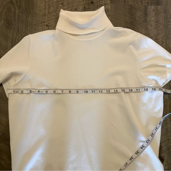 Judith Hart White Turtleneck Short Sleeve sweater - Picture 3 of 5